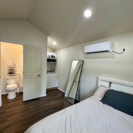 2023 200 sq ft Efficiency Studio – Movable Tiny Home - Image 2 Thumbnail