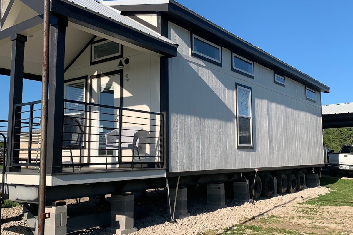 2023 Athens Park Series APX -150 Modern Tiny Home for Sale  - Image 1 Thumbnail