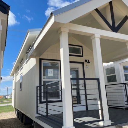 2023 Athens Park Series APX -150 Modern Tiny Home for Sale  - Image 2 Thumbnail