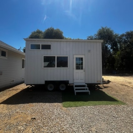 2023 Pacifica Tiny Home 18x10 Feet - Image 2 Thumbnail