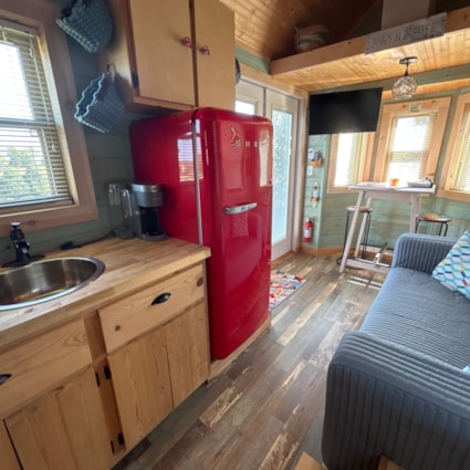 232 sq. foot Tiny House with personality! Dual lofts + Full Tub + Washer/Dryer  - Image 2 Thumbnail