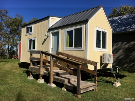 24 ft Buttercup Tiny House Built By Modern Living Tiny Home 