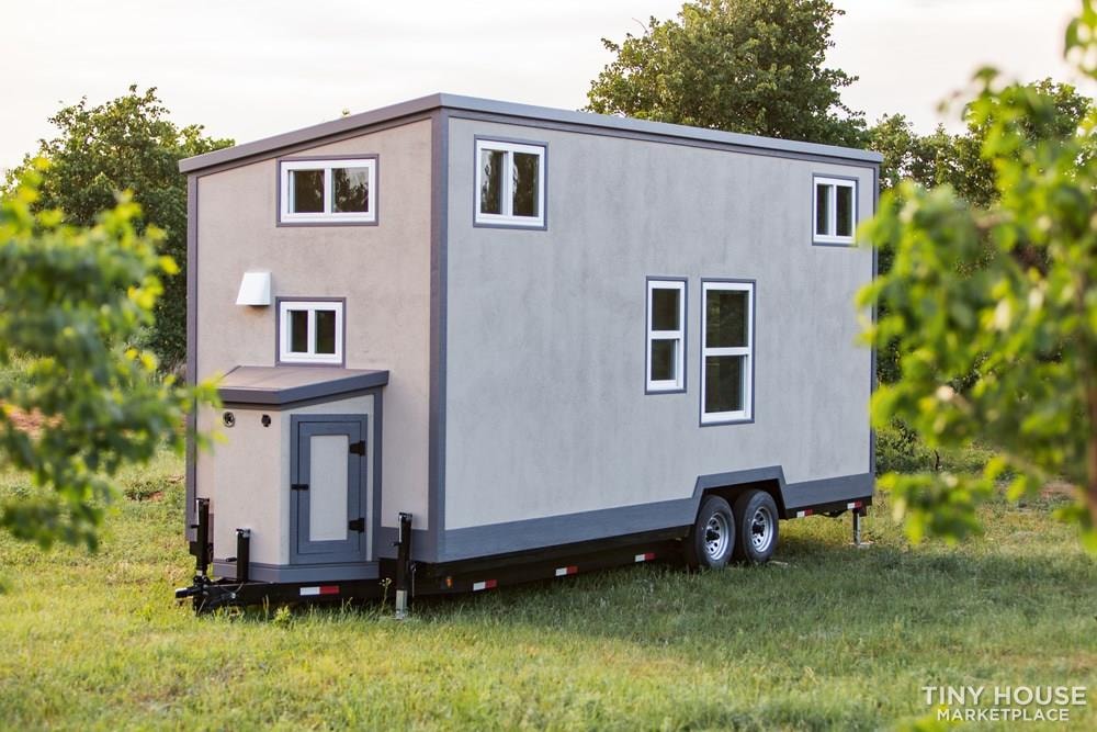 24' Light Weight Quality Tiny House on Wheels - Image 1 Thumbnail