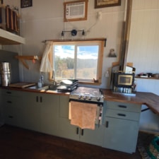 24’ Tiny Home On Wheels - Image 4 Thumbnail