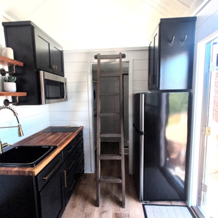 24Ft Tiny Home on Wheels RVIA CERTIFIED - Image 2 Thumbnail