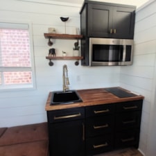 24Ft Tiny Home on Wheels RVIA CERTIFIED - Image 3 Thumbnail