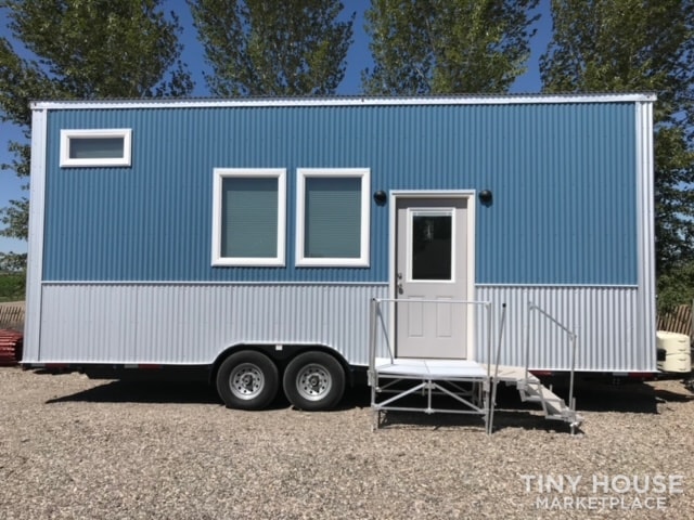 26' Tiny Home on Trailer (Road Legal) - Image 1 Thumbnail