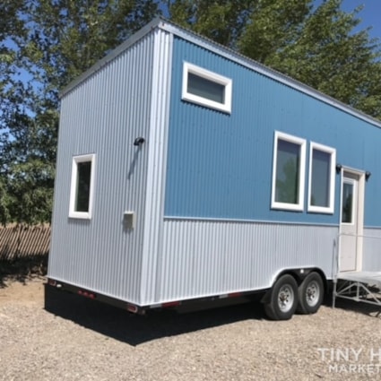26' Tiny Home on Trailer (Road Legal) - Image 2 Thumbnail