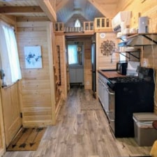 26' Tumbleweed Elm With Gas Stove and Tankless Water Heater! - Image 4 Thumbnail