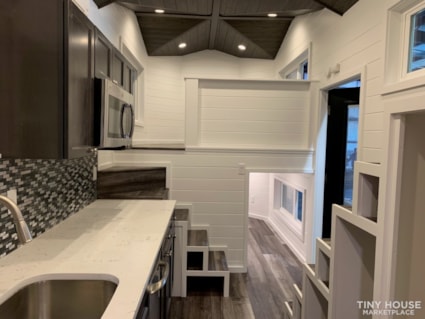 30ft Modern Tiny House built  2018 RVIA certified. High End Luxury Finishes. - Image 2 Thumbnail