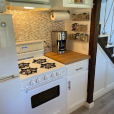 28’ Beach Cottage Tiny House On Wheels - Image 4 Thumbnail