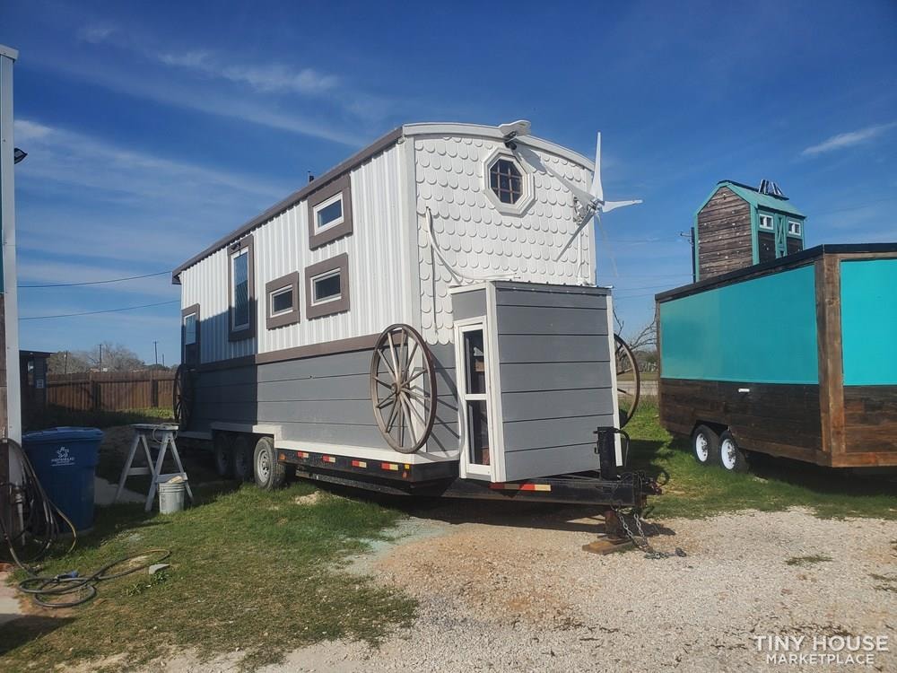 28 ft solar and wind power tiny house - Image 1 Thumbnail