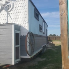 28 ft solar and wind power tiny house - Image 3 Thumbnail