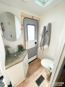 288Sq Ft Traveling Trailer Dream Home-Newly Renovated - Image 5 Thumbnail
