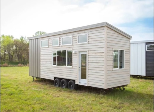 30' sun drenched 3 sleeping areas!!