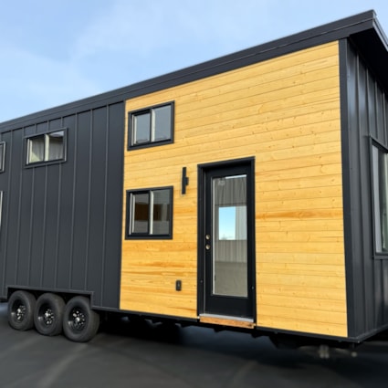 Beautiful 30' tiny house with downstairs bedroom (2025) - Image 2 Thumbnail