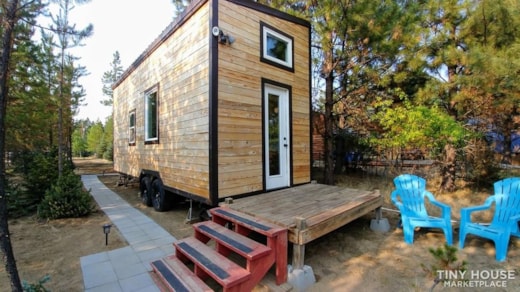 300 sq ft Tiny House, Cedar Siding, Full Kitchen, Full Bathroom