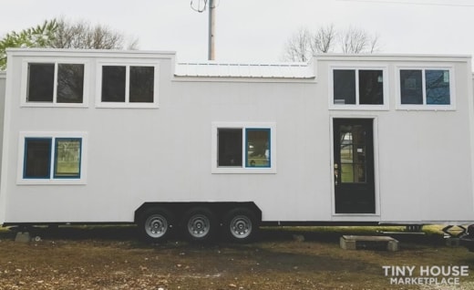 32ft Semi-Off Grid Tiny House Trailer for Sale