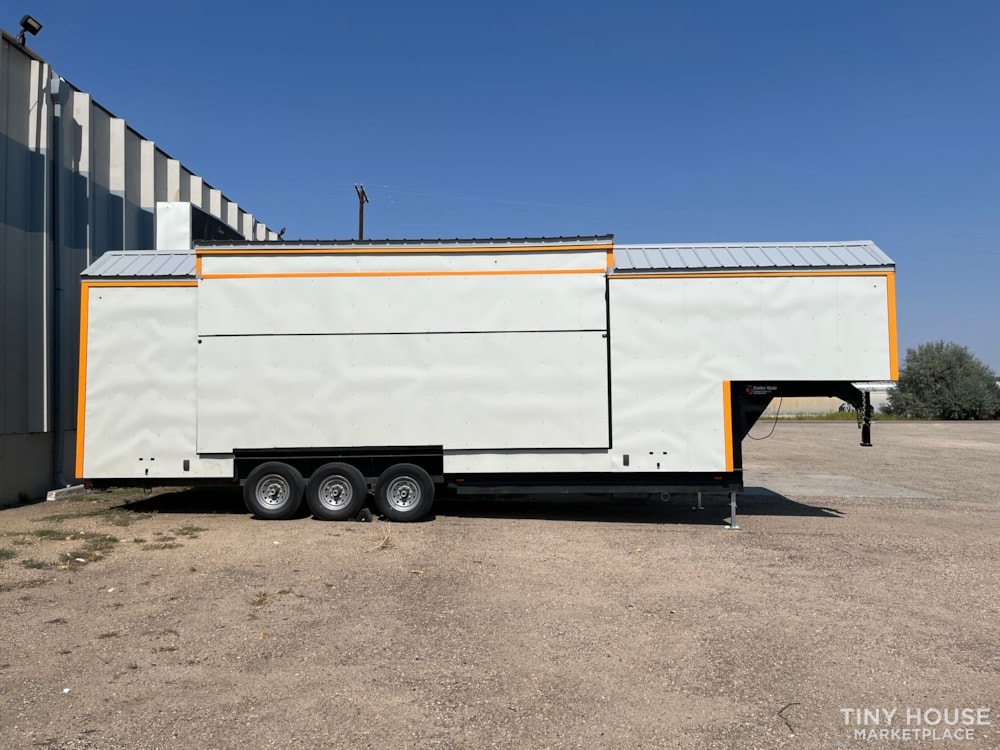 35’ Mobile Stage For Sale - Image 1 Thumbnail