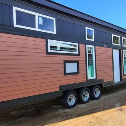 42' Foot Mobile Tiny Home - Image 2 Thumbnail