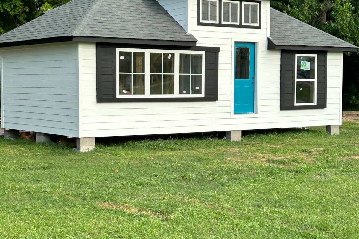 400 sqft 1BR 1 BA Cottage Home  - Image 1 Thumbnail