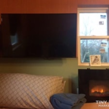 8’ WIDE x 18’ LONG x 10’TALL FULLY FURNISHED TINY HOME - Image 5 Thumbnail