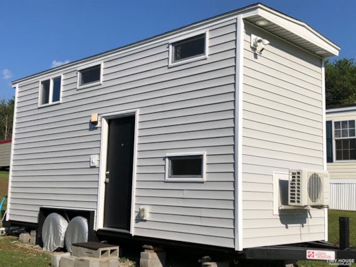 22FT Tiny House: Fully Equipped with Modern Amenities - Motivated Seller