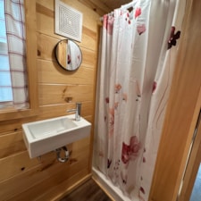 8x24 Craftsman Tiny Home - Image 6 Thumbnail