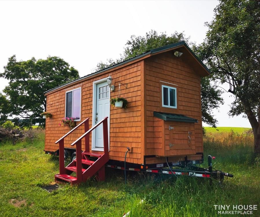  Adorable & Affordable. 20 x 8ft Barely Used Tiny House on Wheels - Image 1 Thumbnail