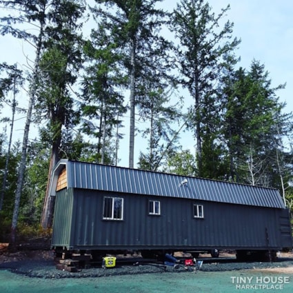 Amazing custom tiny home container! ready to be lived in! - Image 2 Thumbnail