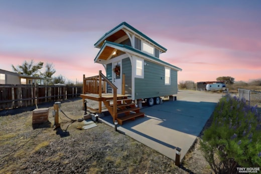 Amish built "Evergreen"  in the desert, first level sleeping