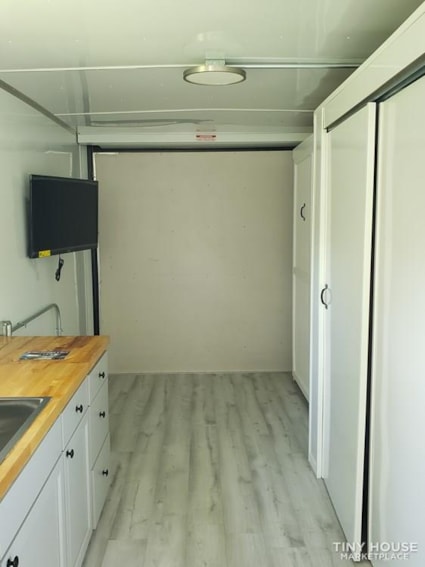 Awesome one floor living tiny home!!  - Image 2 Thumbnail
