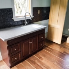 BAY BREEZE Beautifully Crafted Tiny Home - Image 6 Thumbnail