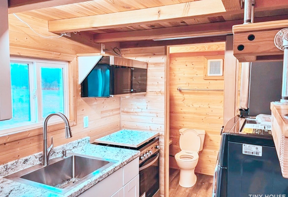 Beautiful 26F Tiny House in WY | open to offers, can deliver! - Image 1 Thumbnail