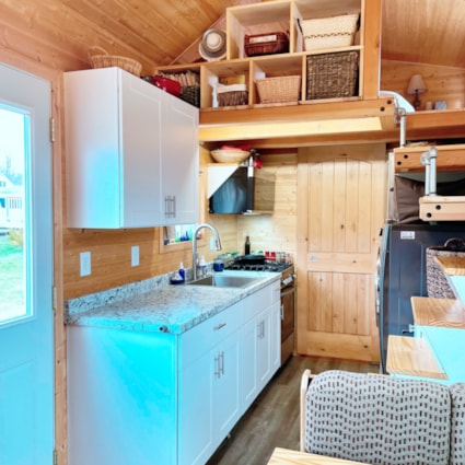 Beautiful 26F Tiny House in WY | open to offers, can deliver! - Image 2 Thumbnail