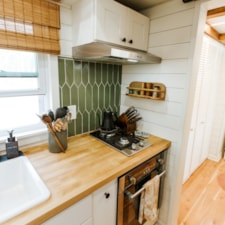 Beautiful 26ft Tiny Home On Wheels- 288sqft With Spacious Loft - Image 4 Thumbnail