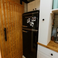 Beautiful 26ft Tiny Home On Wheels- 288sqft With Spacious Loft - Image 5 Thumbnail