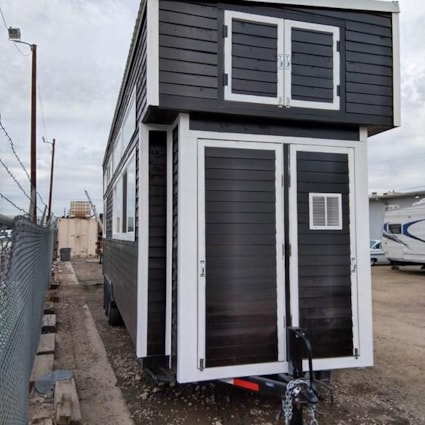 Beautiful 30 Ft Tiny House on Wheels with Main Floor Bedroom - Image 2 Thumbnail