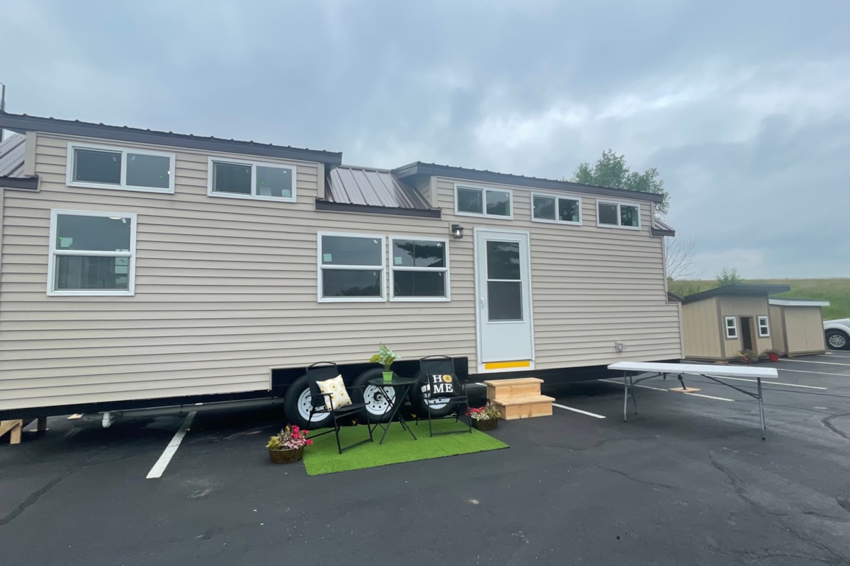 Beautiful 32' Tiny Home Built by Advanced High School Building Trades Class - Image 1 Thumbnail