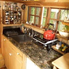 Beautiful craftsman built Tiny House in Central Massachusetts - Image 4 Thumbnail