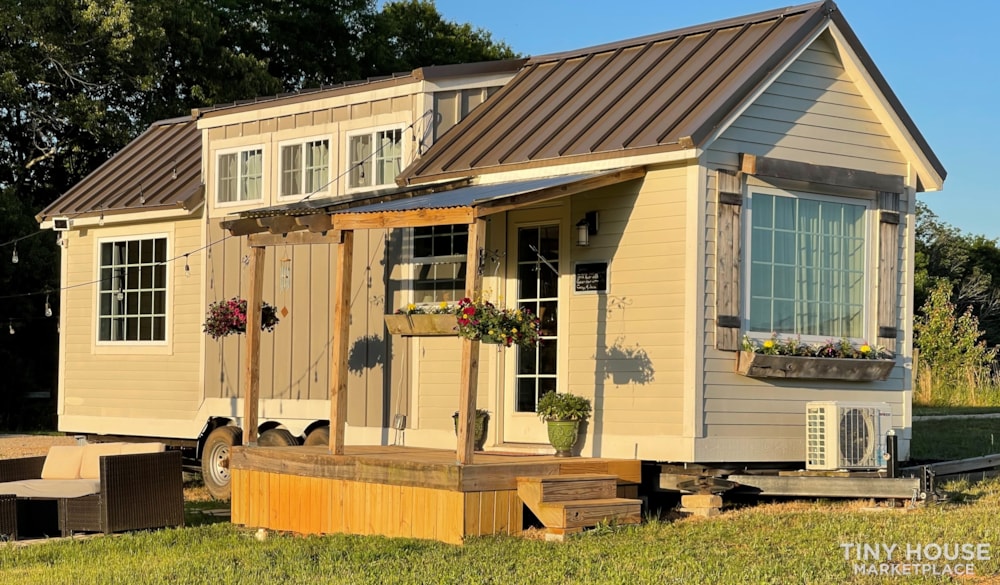 Tiny House for Sale - Beautiful Tiny House with every