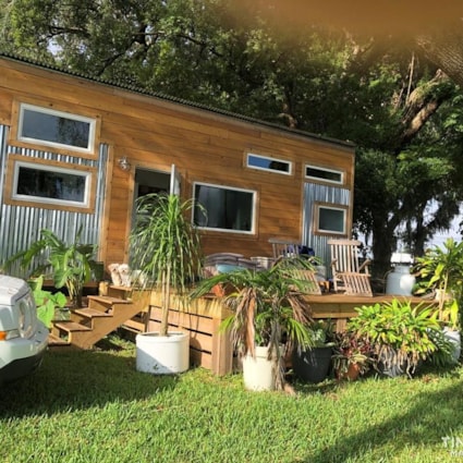 Beautiful custom built Tiny House could remain on Lake Fairview or be moved. - Image 2 Thumbnail