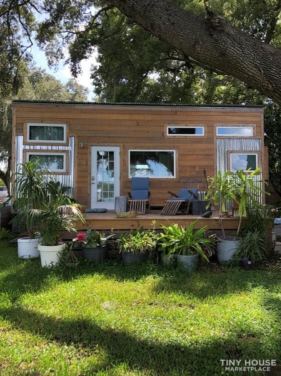 Beautiful custom built Tiny House could remain on Lake Fairview or be moved. - Image 1 Thumbnail