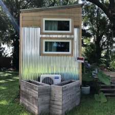 Beautiful custom built Tiny House could remain on Lake Fairview or be moved. - Image 3 Thumbnail