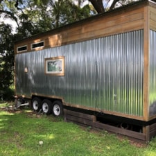 Beautiful custom built Tiny House could remain on Lake Fairview or be moved. - Image 4 Thumbnail