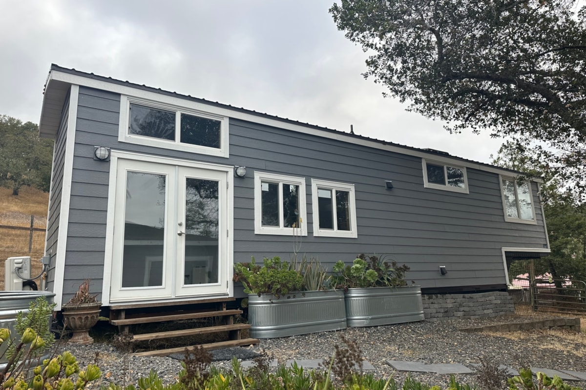 Beautiful Custom Tiny House on Wheels (Mint Tiny Homes Canada Goose) - Image 1 Thumbnail