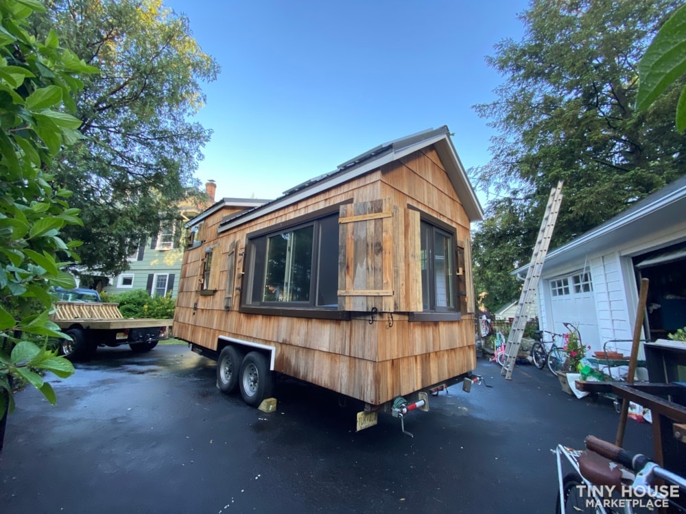Beautiful fully Offgrid Capable Tiny House on Wheels - Image 1 Thumbnail