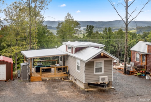 Beautiful, Incredible Tiny Homes Charleston stunning Lake Views Bean Station TN!