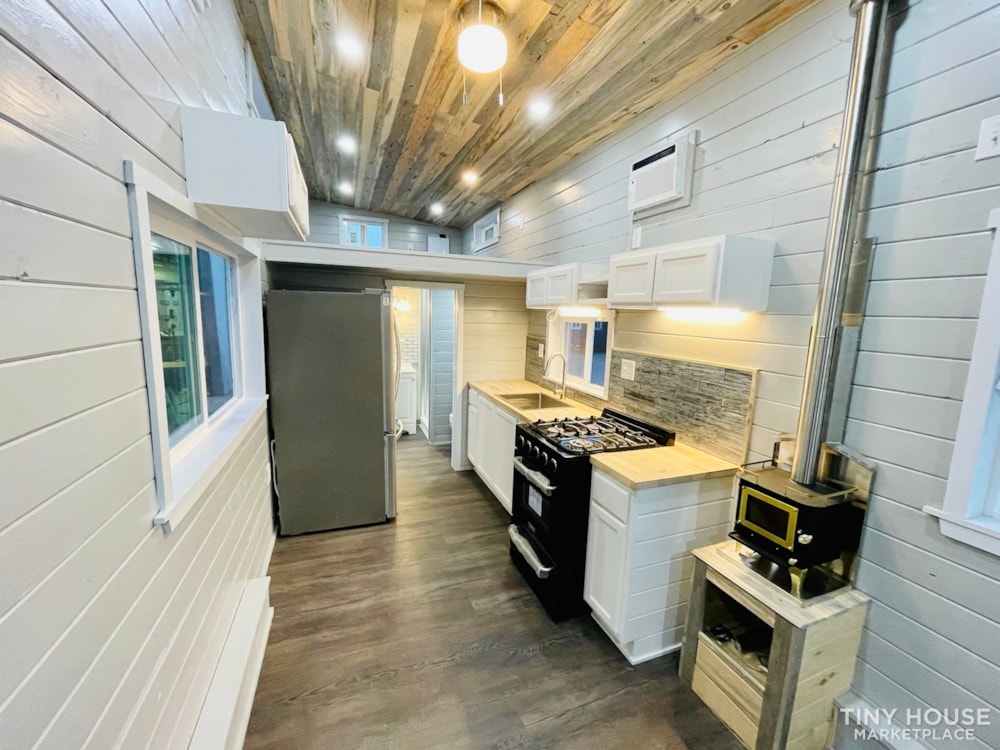 Beautiful & Modern | 24’ Tiny House | 20% Down Payment  - Image 1 Thumbnail