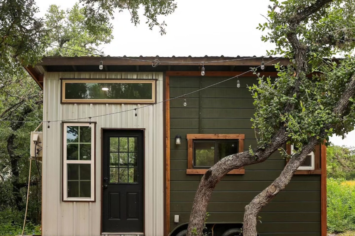 Beautiful Olive Green - 8ft x 20ft Tiny Home! - Image 1 Thumbnail